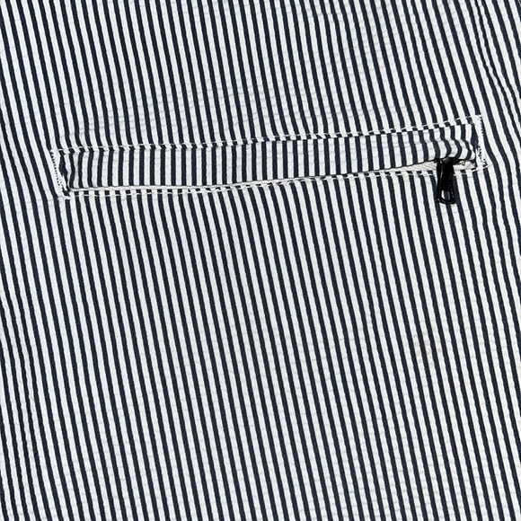 EUC 🐠 Onia Men’s Swim Trunks - seersucker fabric, side and back zip pockets. - Picture 6 of 9